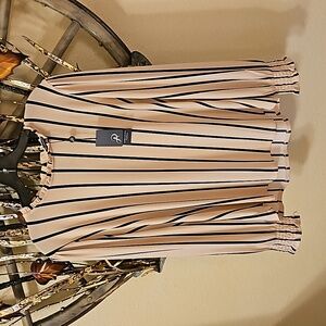 Excellent condition. adriana papell XL blouse